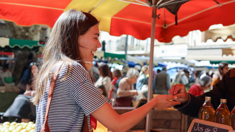 愛想よくすると気持ちまで和らぐ｜ニコニコが連れてくる小さな心の変化